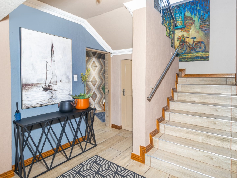 6 Bedroom Property for Sale in Kosmos Ridge North West